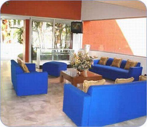 Hotel Suites Del Real Zapopan Bagian luar foto