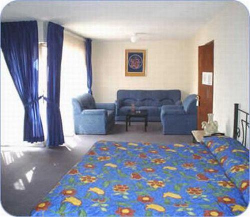 Hotel Suites Del Real Zapopan Bagian luar foto